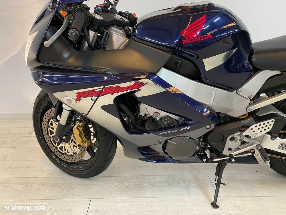 Honda CBR FIREBLADE CBR 900RR - 16