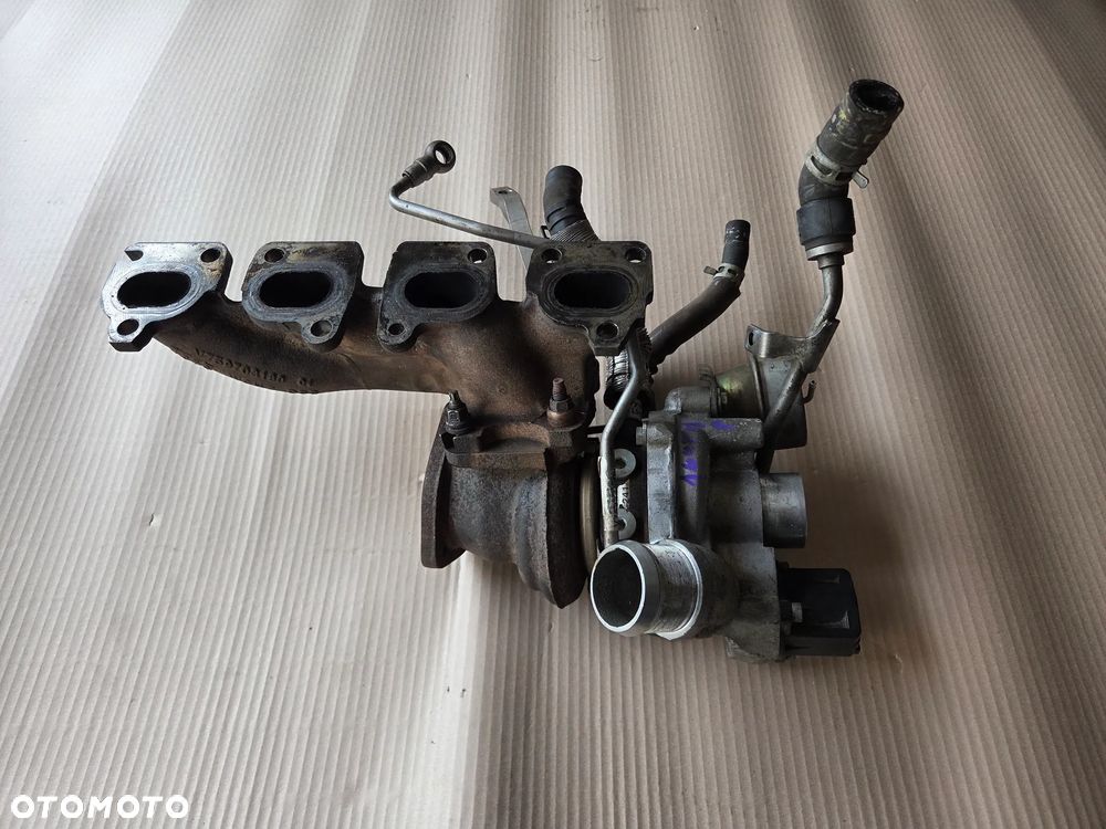 Turbosprężarka turbina 1.6 THP Citroen Peugeot  V762045580 - 1