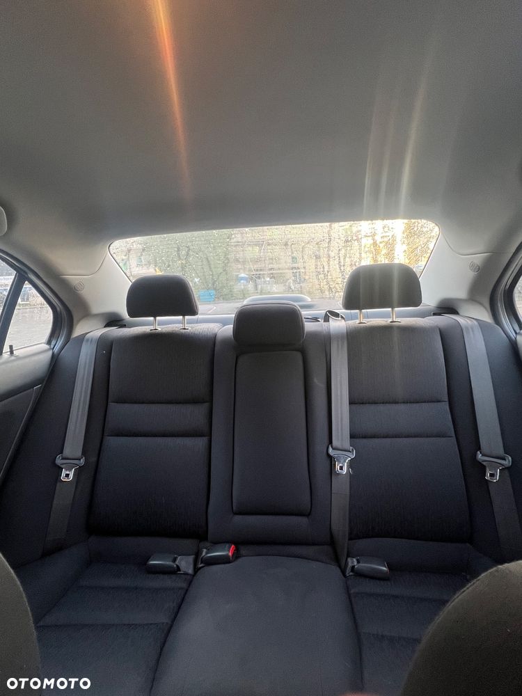 Honda Accord 2.0 Executive - 12