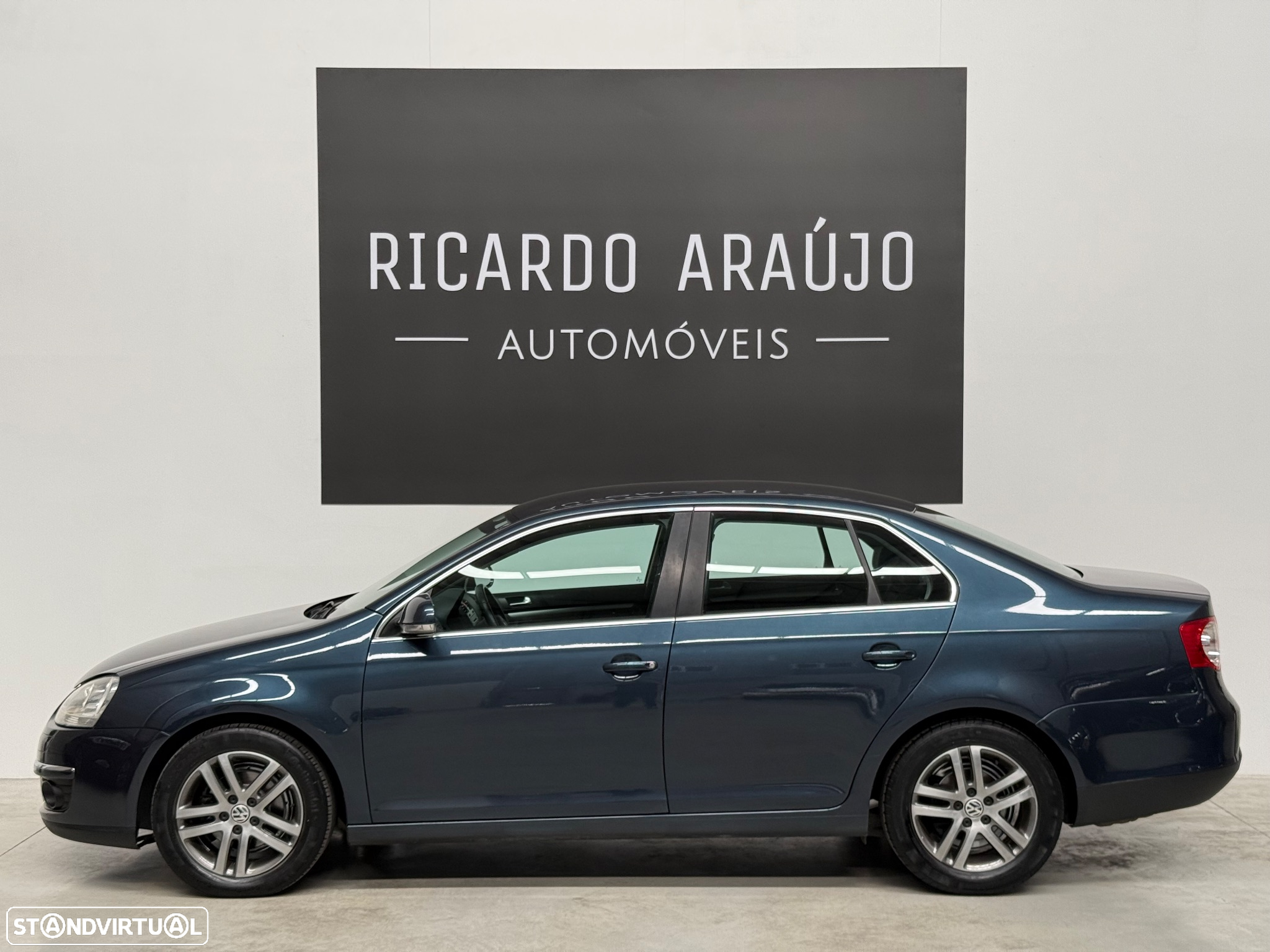 VW Jetta 1.9 TDi BlueM. Confortline - 2