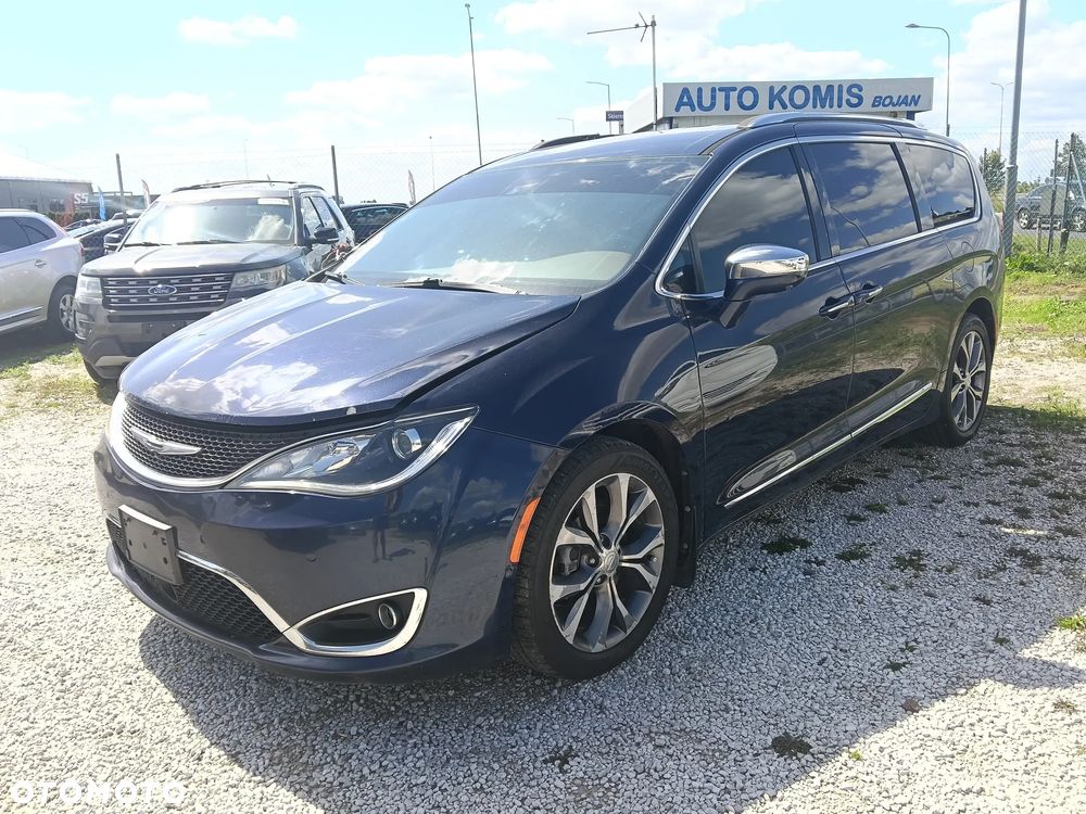 Chrysler Pacifica - 2