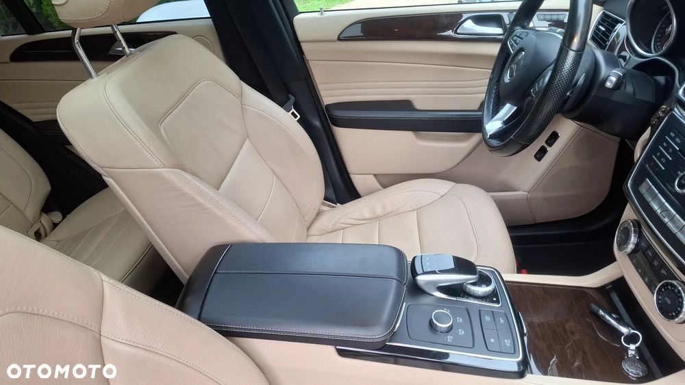 Mercedes-Benz GLE 350 d 4Matic 9G-TRONIC AMG Line - 23
