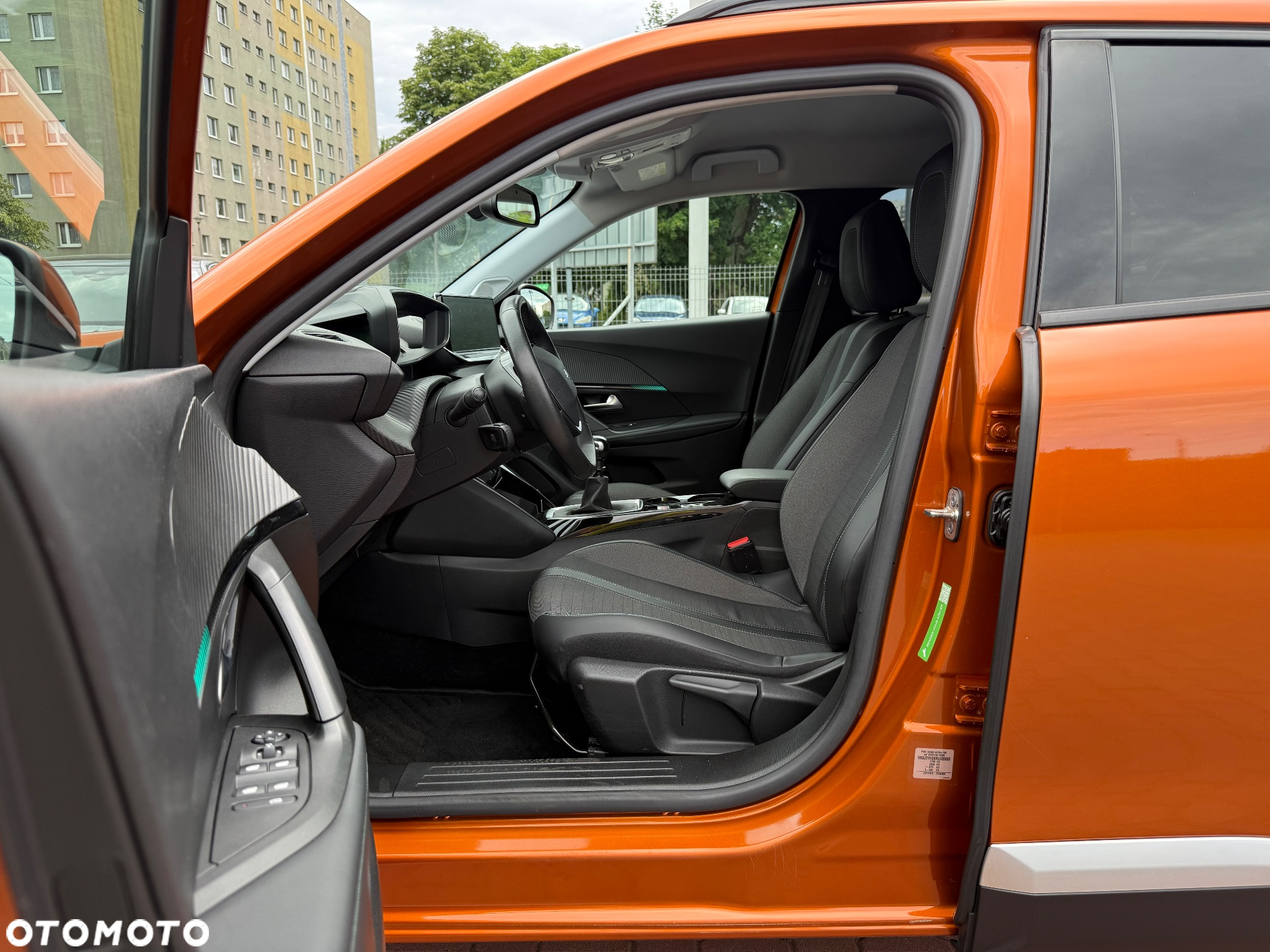 Peugeot 2008 1.5 BlueHDi Allure S&S - 20