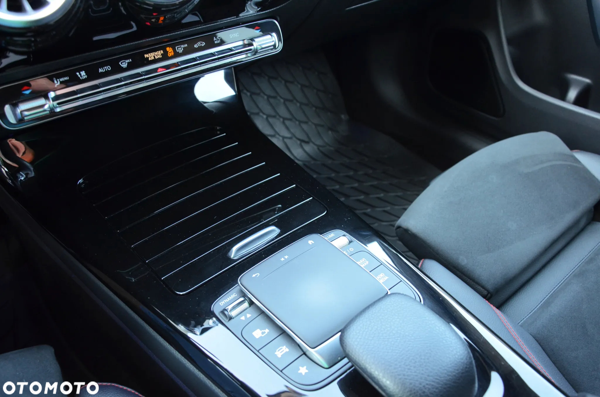 Mercedes-Benz CLA 200 d 4-Matic AMG Line 8G-DCT - 37