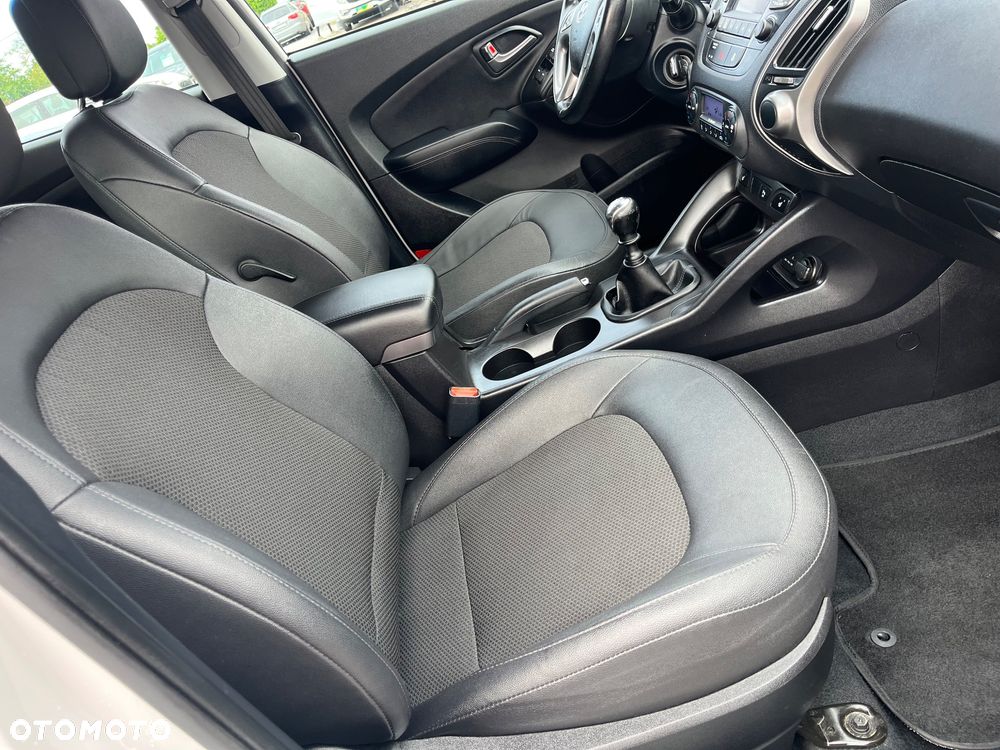 Hyundai ix35 1.6 2WD Fifa World Cup Edition - 9