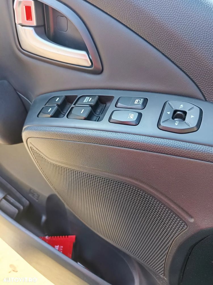 Hyundai ix35 2.0 CRDI 2WD Comfort - 12