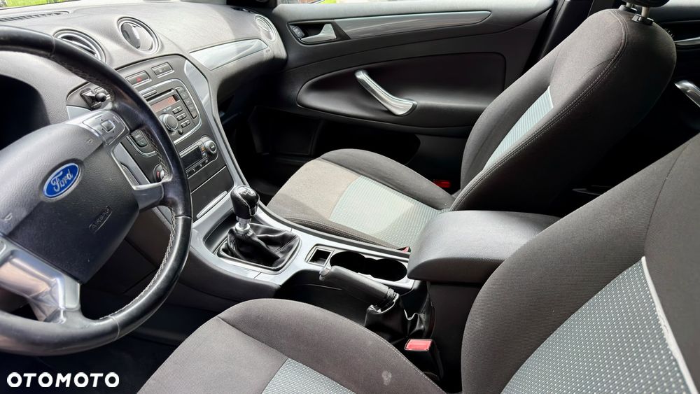 Ford Mondeo 2.0 TDCi Trend - 30