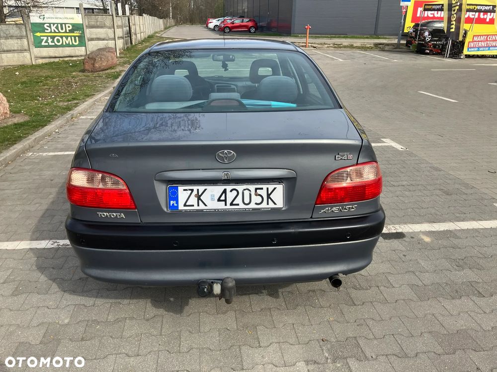 Toyota Avensis - 7