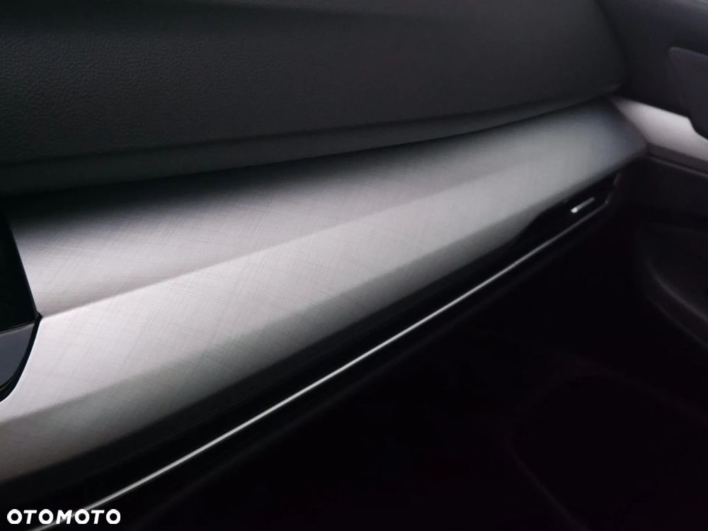 Volkswagen Golf VIII 1.5 TSI EVO Life - 39