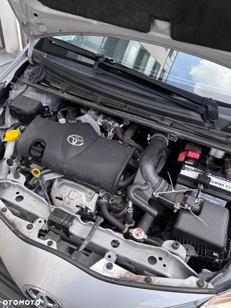 Toyota Yaris 1.5 Premium - 13