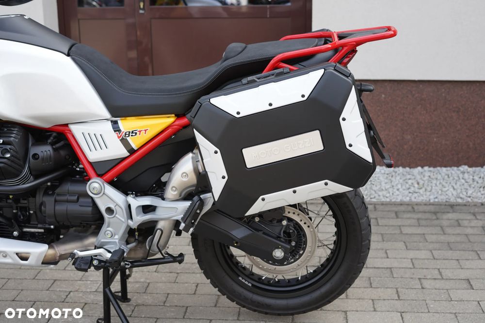 Moto Guzzi V85 - 22