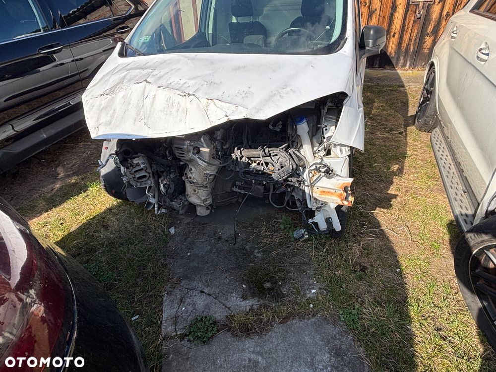 Ford transit courier - 26