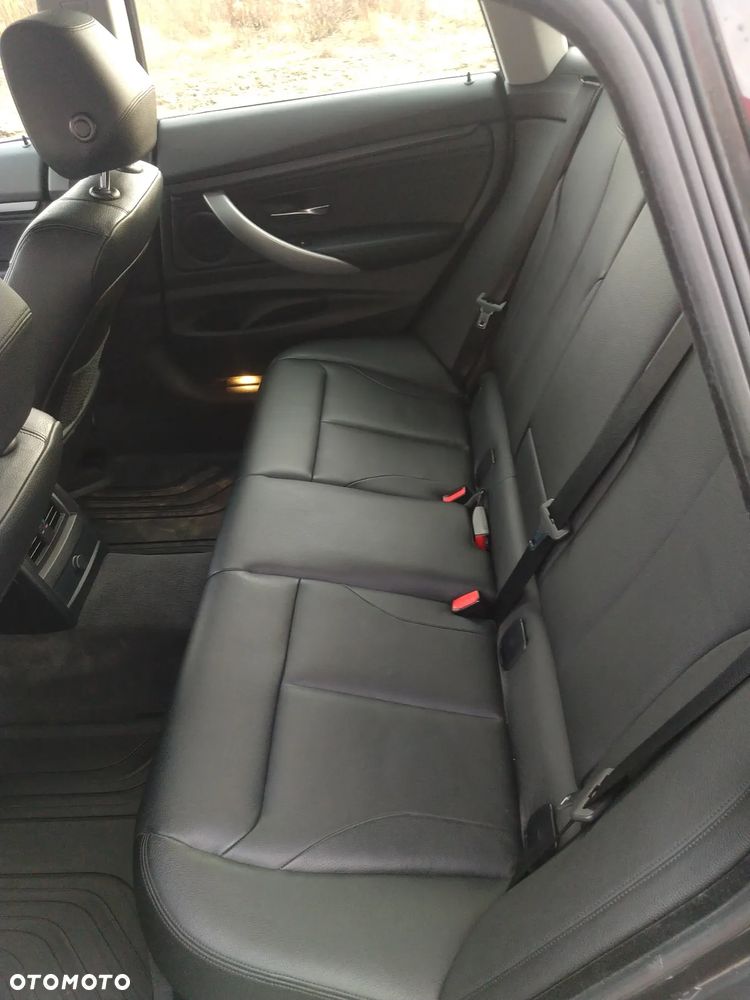 BMW 3GT 320d xDrive Business Edition - 11