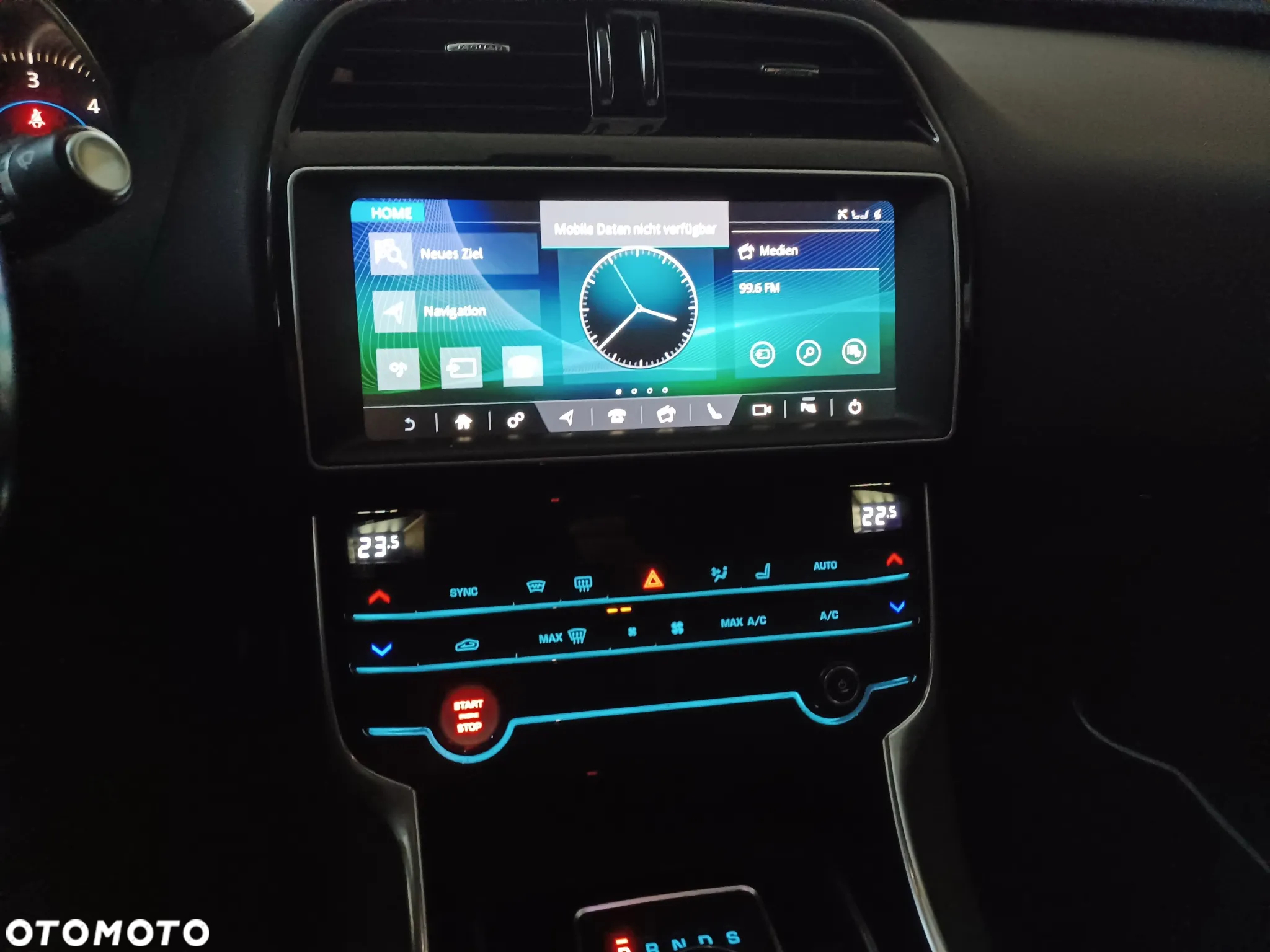 Jaguar XE - 16