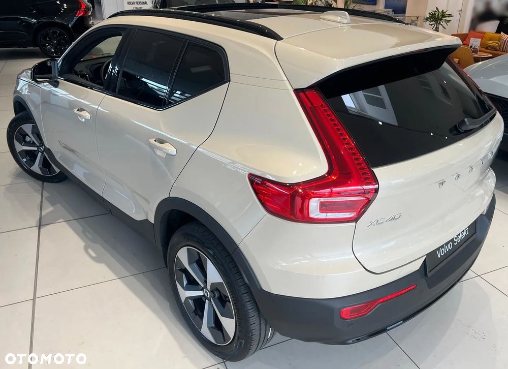 Volvo XC 40 B4 AWD Ultimate Dark - 8