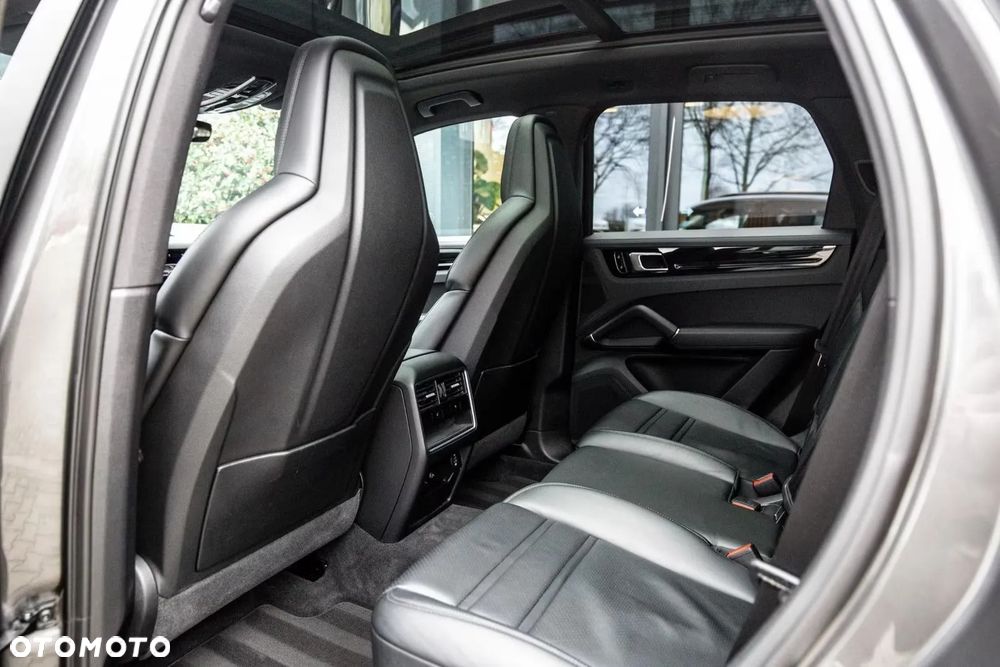 Porsche Cayenne Tiptronic S - 12