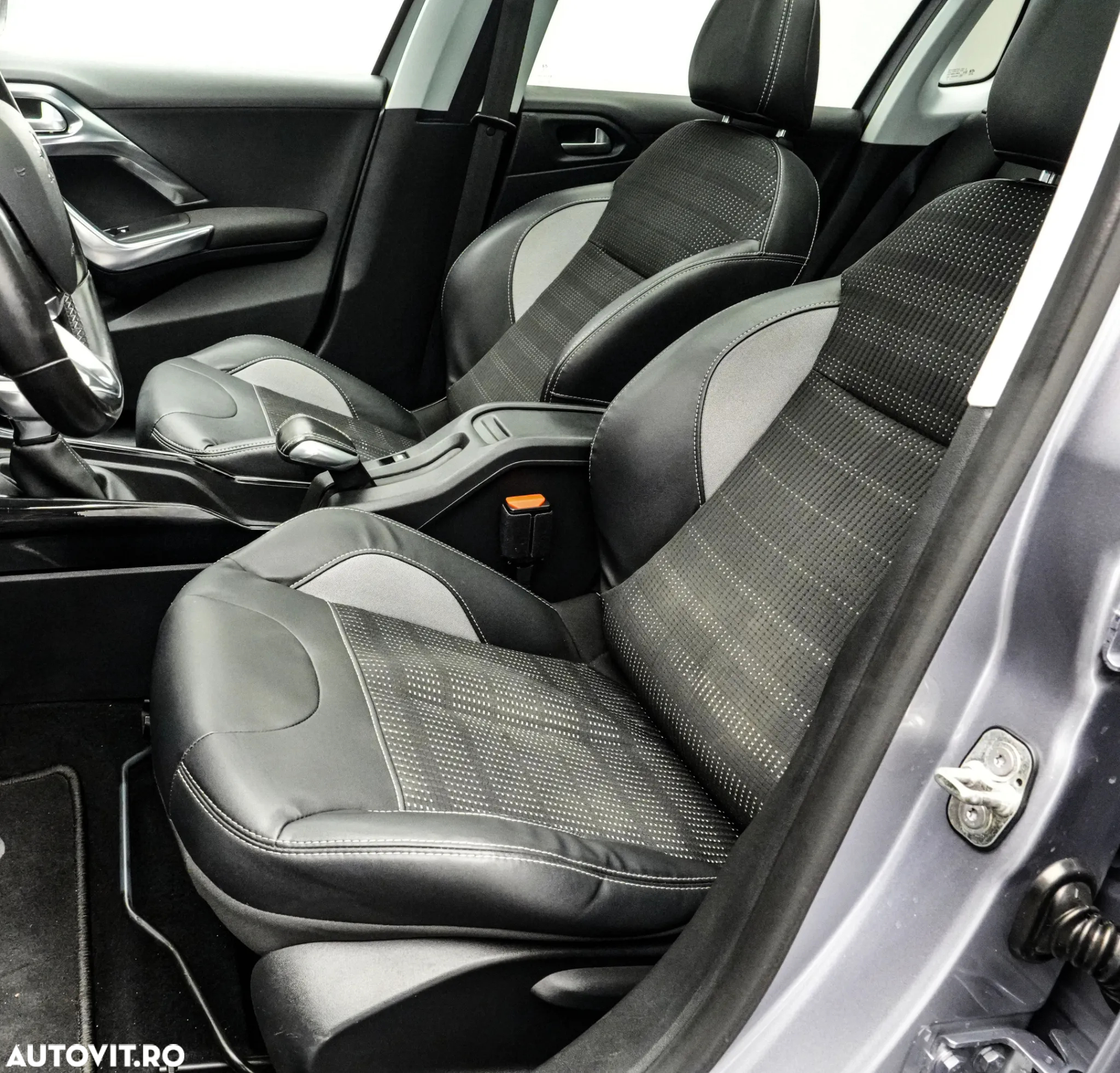 Peugeot 2008 1.2 L PureTech Active - 15
