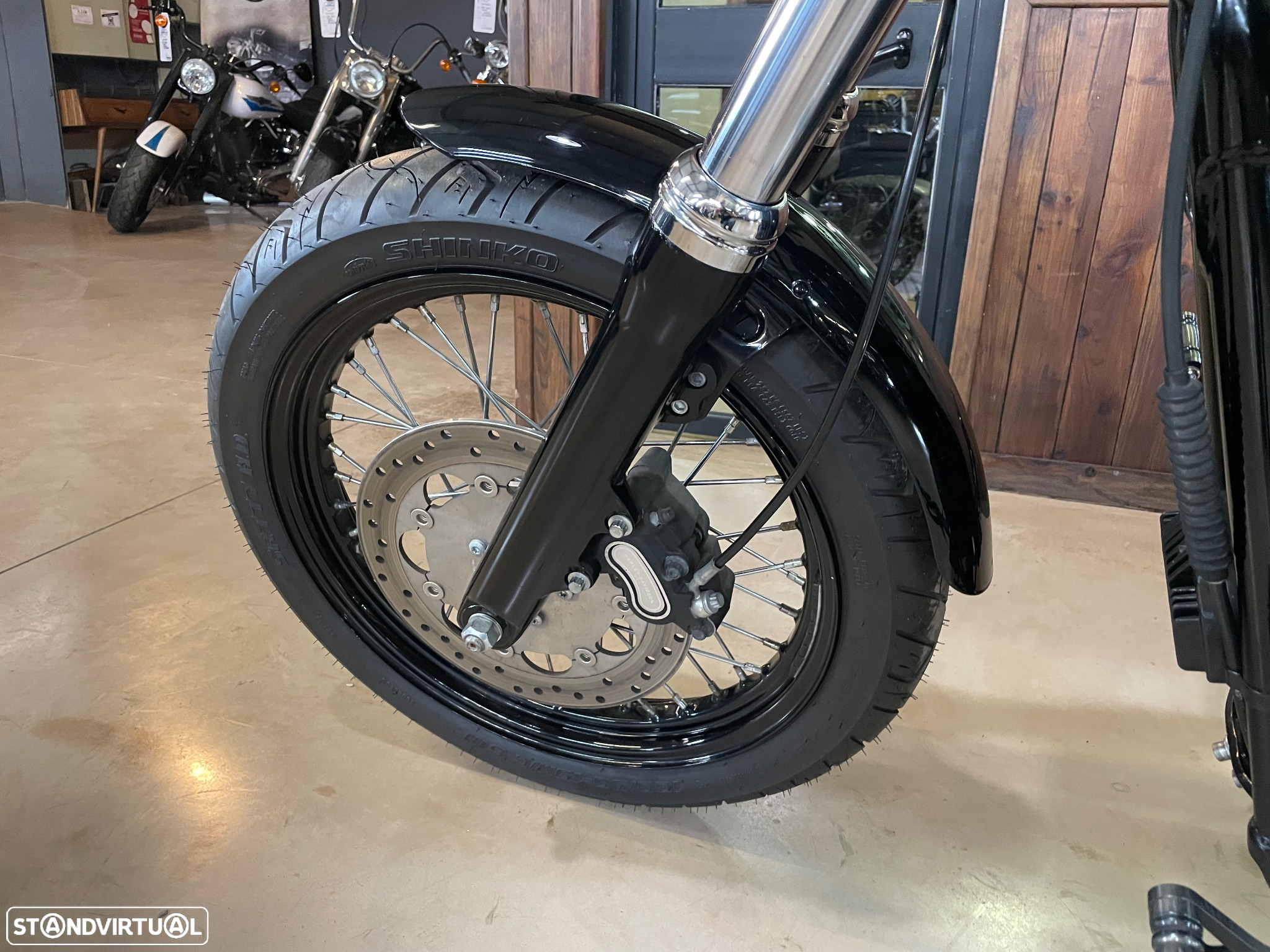 Harley-Davidson Dyna Street Bob 103ci - 12