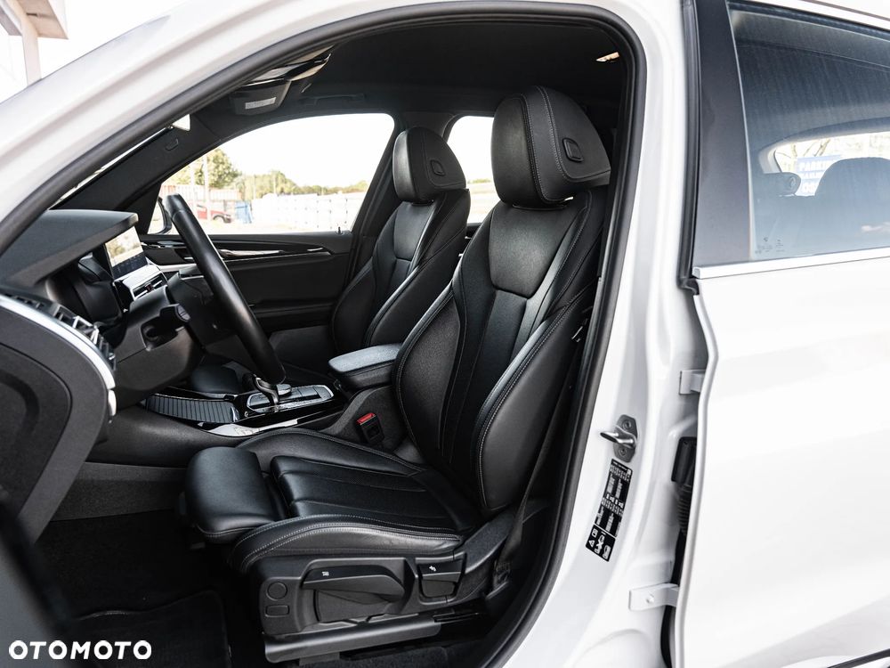 BMW X3 xDrive20i mHEV - 18