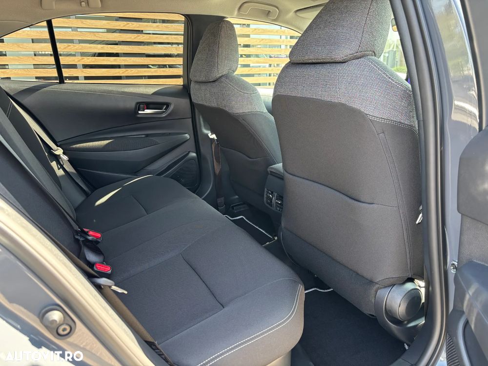 Toyota Corolla 1.8 HSD Dynamic - 8
