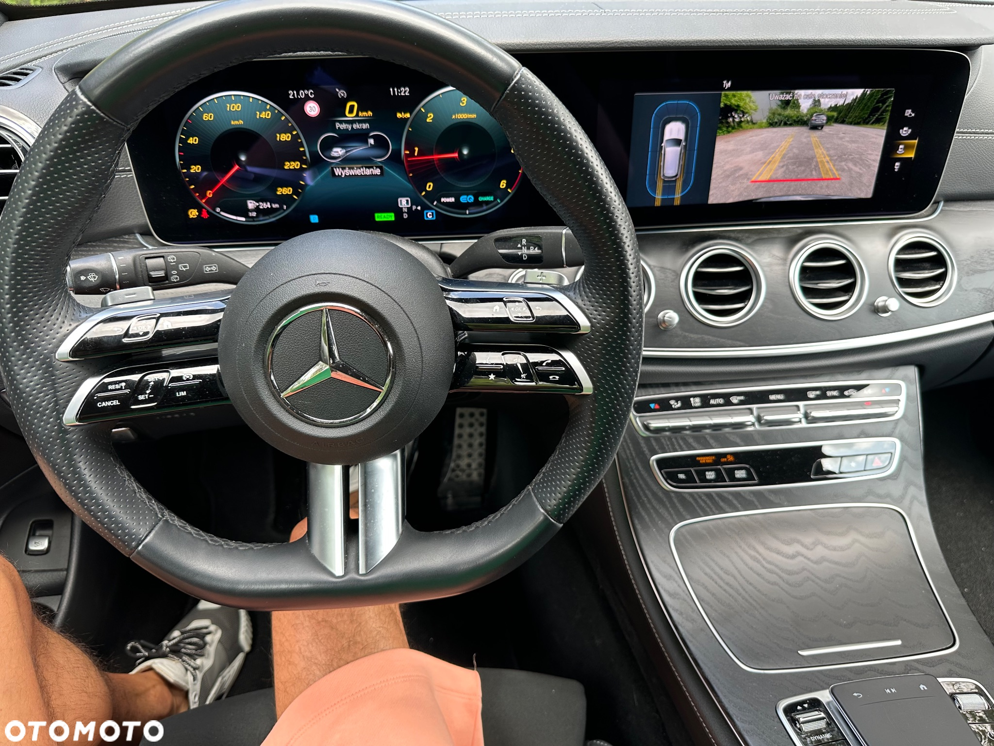 Mercedes-Benz Klasa E 300 d 4Matic T 9G-TRONIC AMG Line - 11