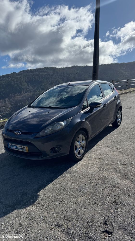 Ford Fiesta - 2