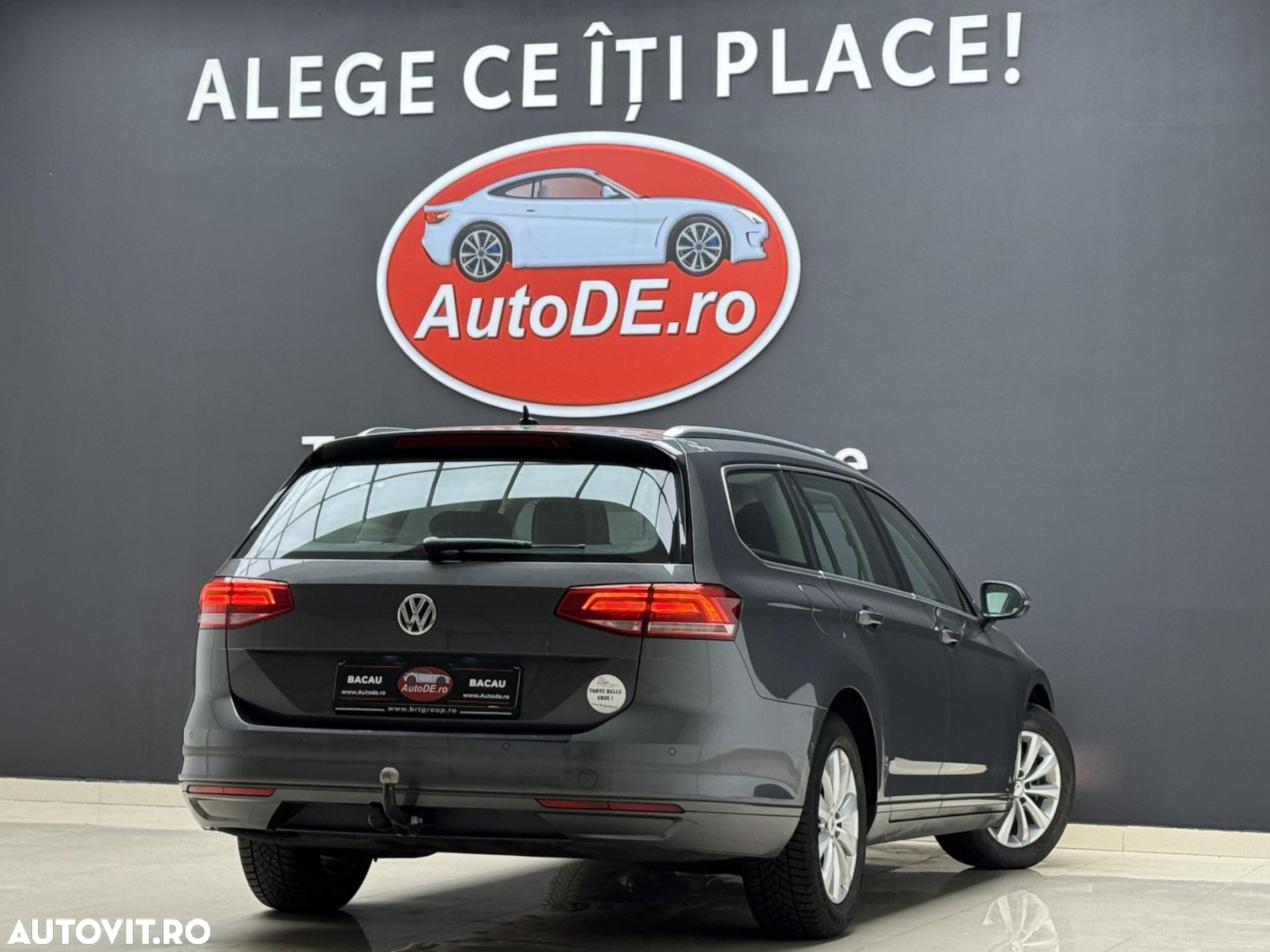 Volkswagen Passat - 4