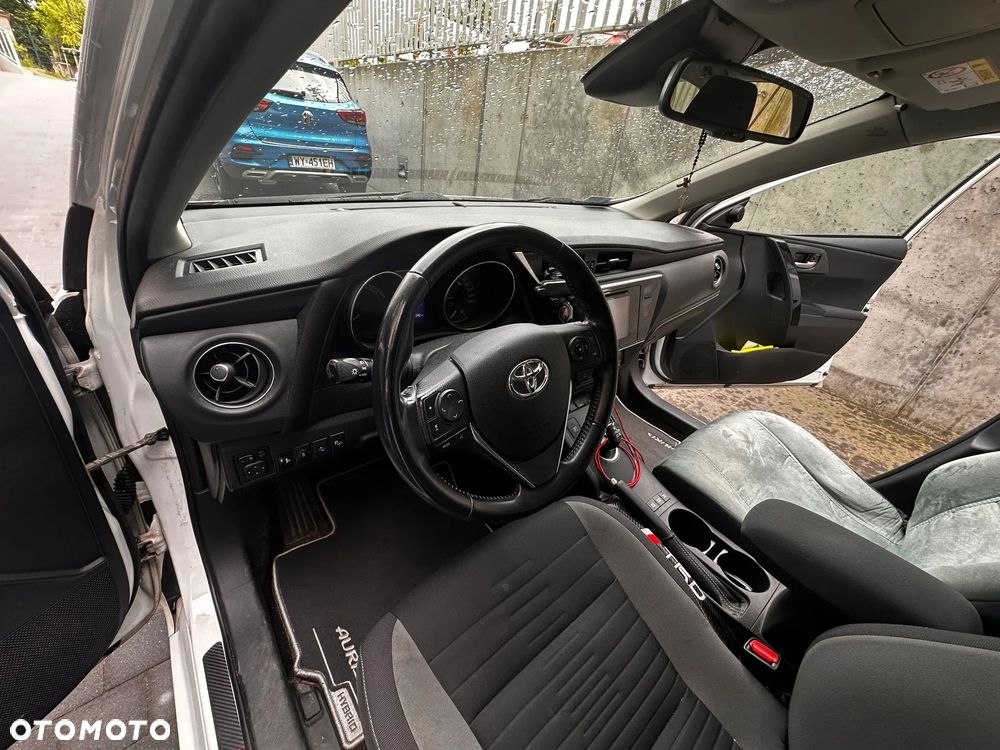 Toyota Auris Hybrid 135 Premium - 8