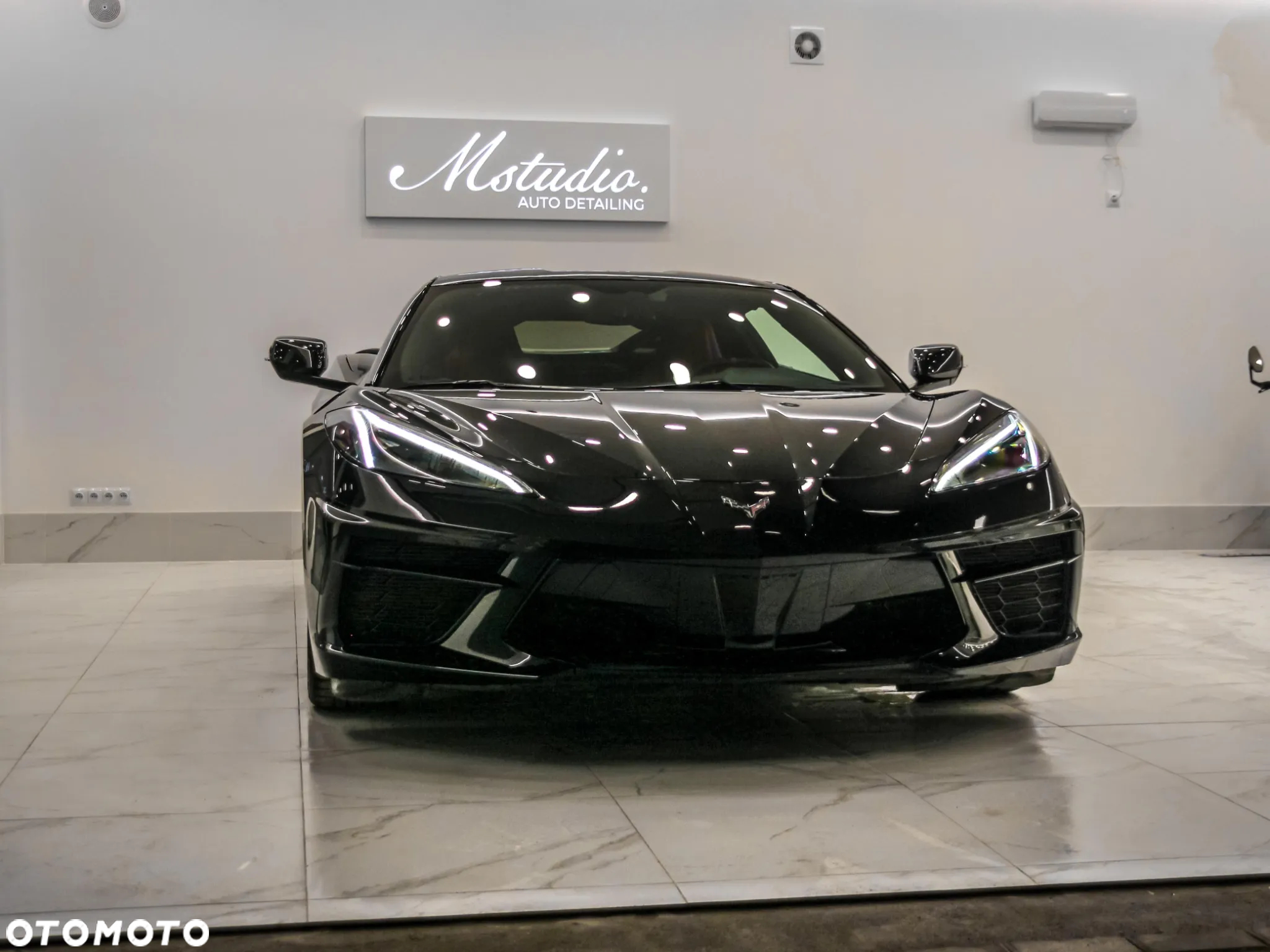 Chevrolet Corvette - 26