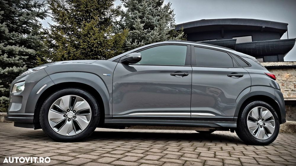 Hyundai KONA EV Premium - 12