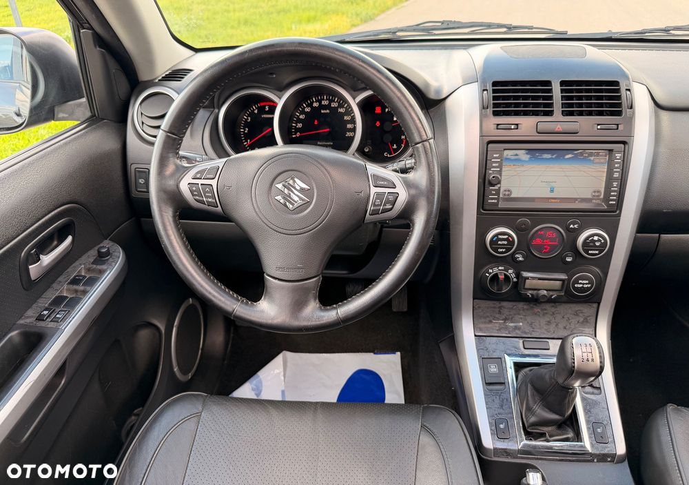 Suzuki Grand Vitara 1.9 DDiS Comfort DPF Family - 18