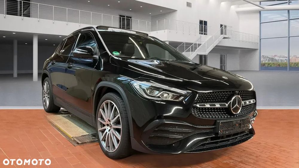Mercedes-Benz GLA 200 4-Matic AMG Line - 1