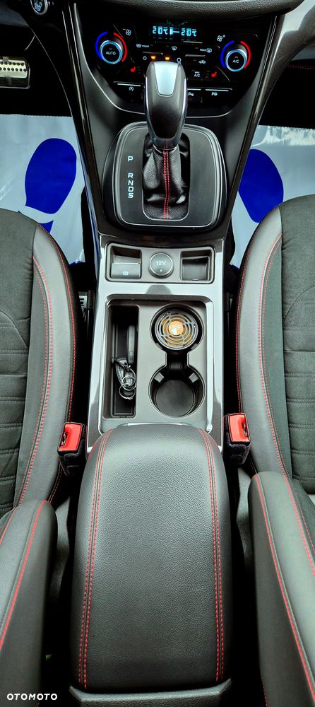 Ford Kuga 2.0 TDCi 4x4 ST-Line - 29