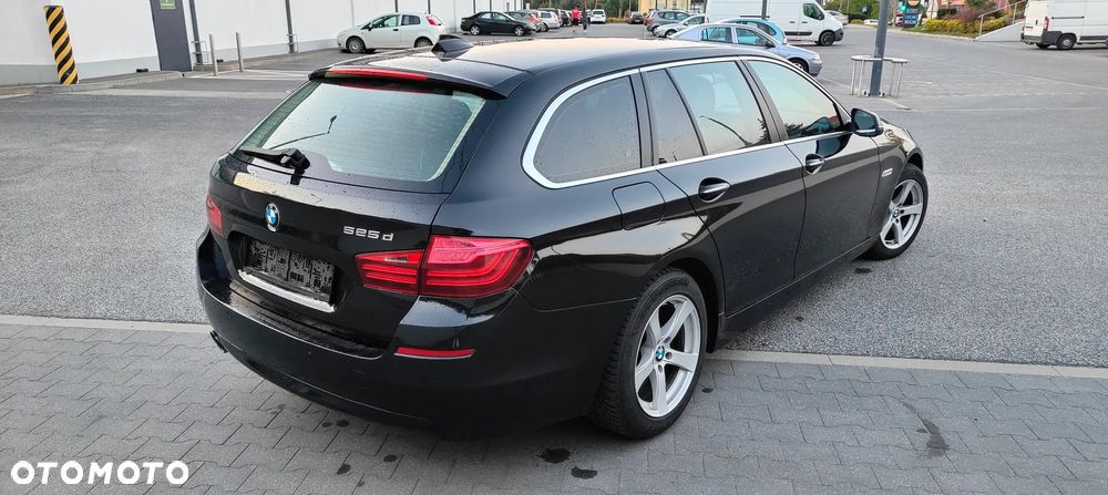 BMW Seria 5 525d Luxury Line - 4