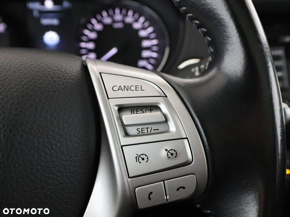 Nissan Qashqai 1.6 DCi Xtronic TEKNA - 28