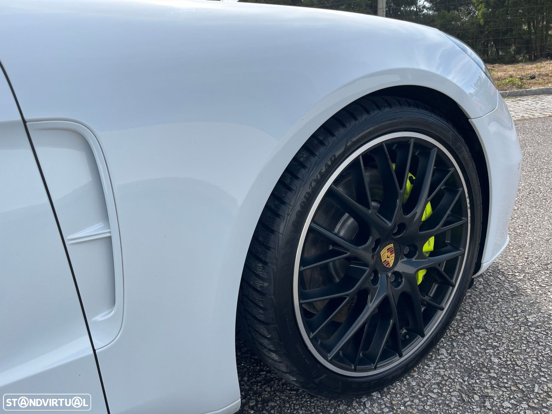 Porsche Panamera Sport Turismo 4 E-Hybrid - 10