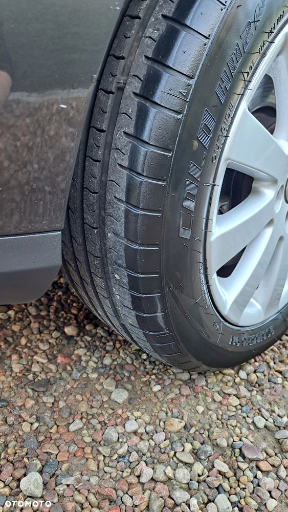 Volkswagen Passat 2.0 TDI DPF Highline - 23