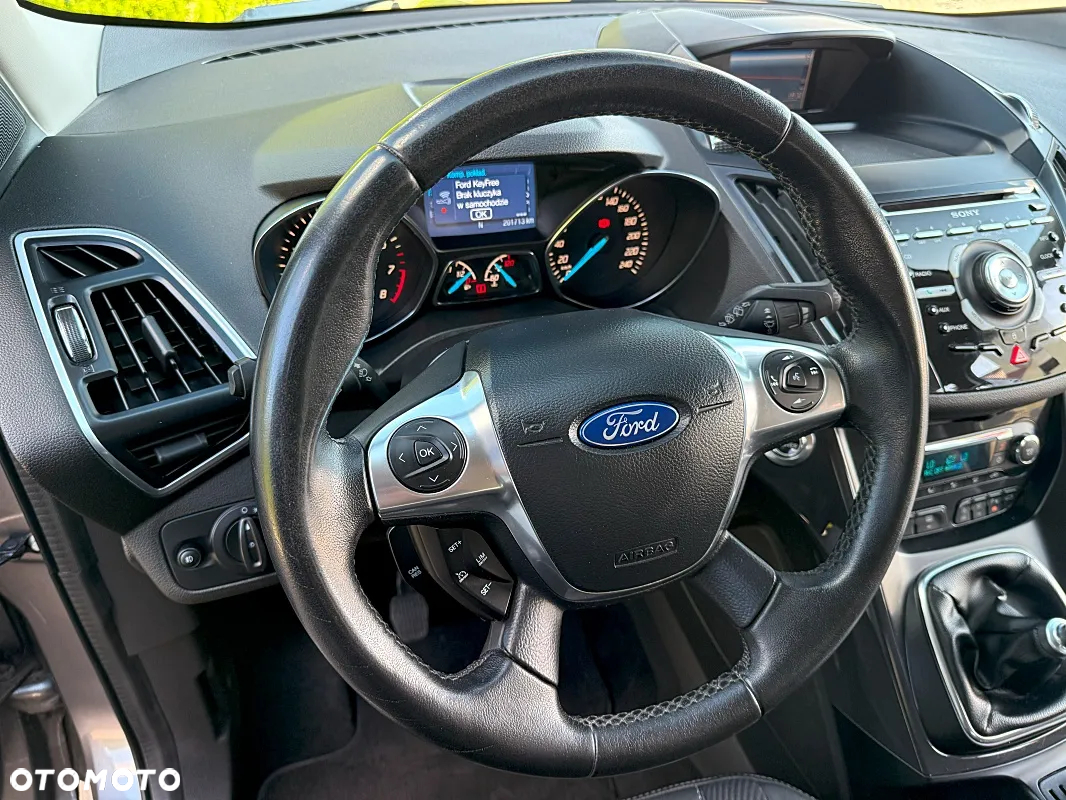 Ford Kuga 1.6 EcoBoost 2x4 Titanium - 23