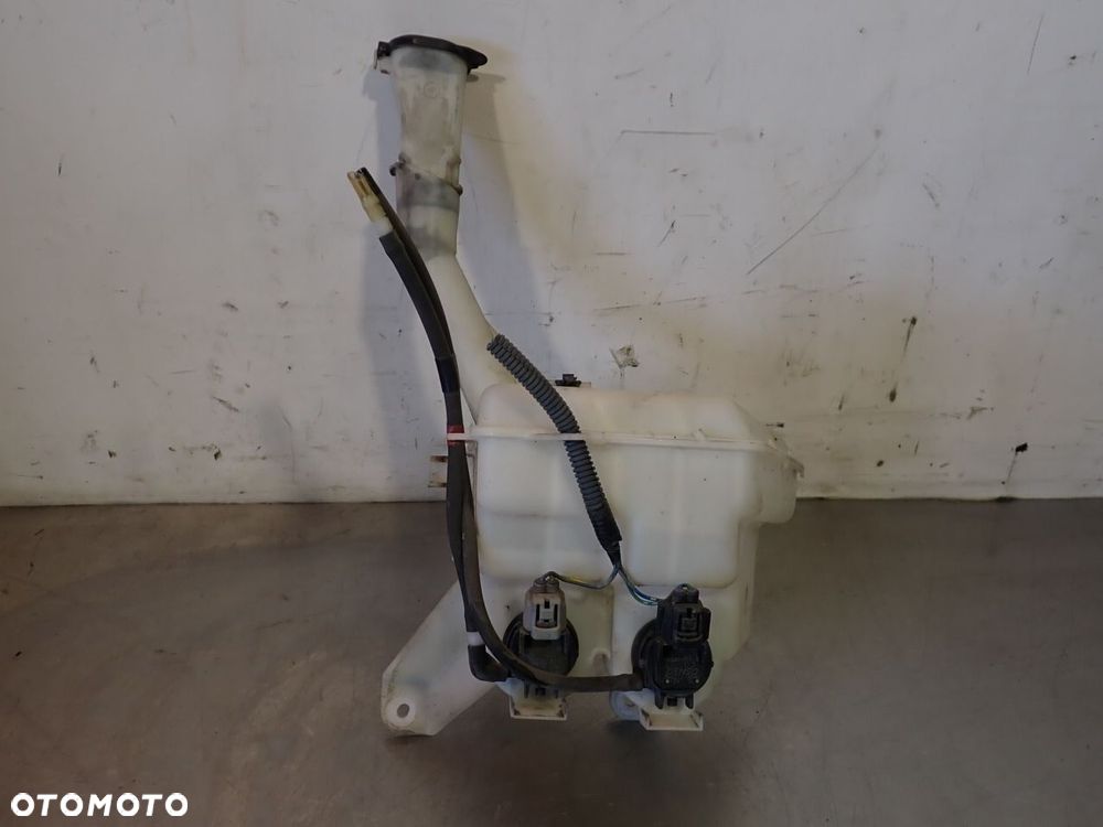 ZBIORNICZEK SPRYSKIWACZY TOYOTA URBAN CRUISER - 2