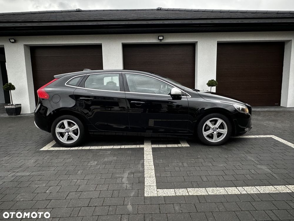Volvo V40 D2 Drive-E Momentum - 9