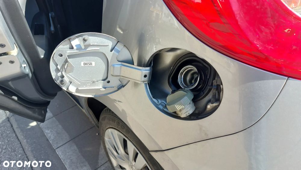 Mazda 2 1.4 DE Core + - 33