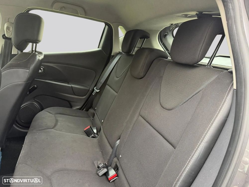 Renault Clio - 23
