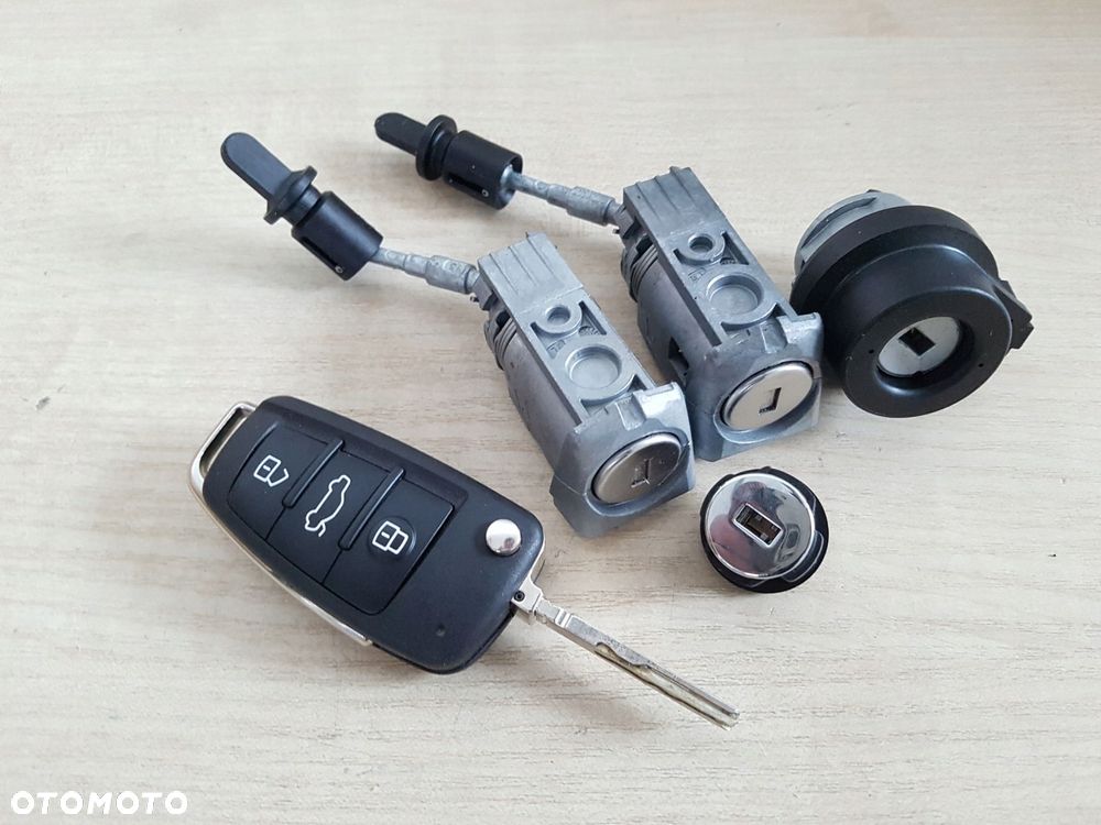 audi q2 stacyjka wkład kluczyki pilot 81a898375p - 2