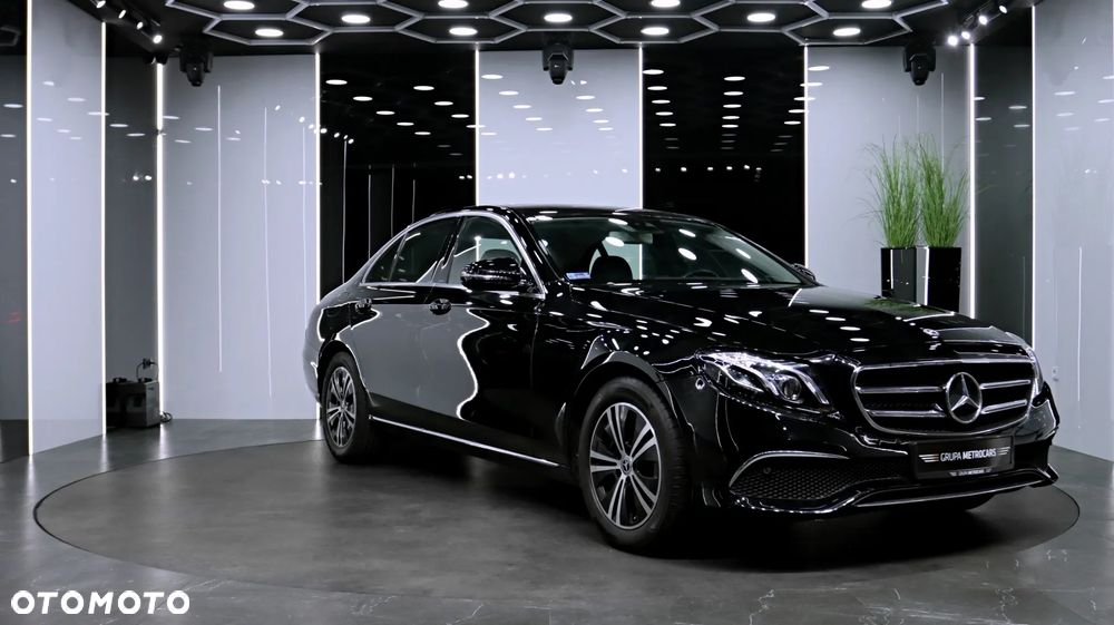 Mercedes-Benz Klasa E 220 d 4-Matic 9G-TRONIC - 12