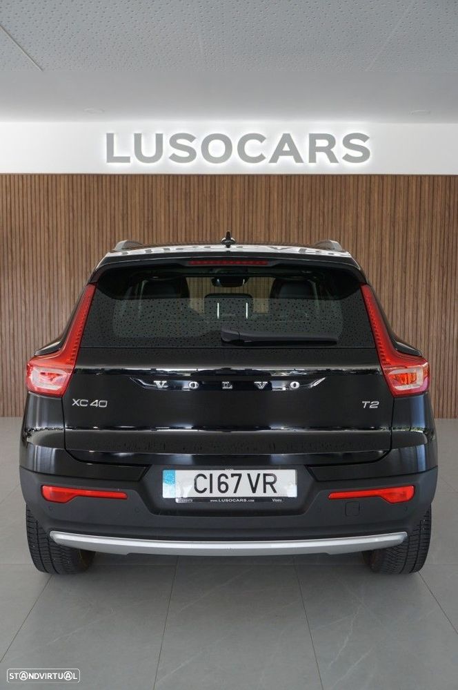 Volvo XC 40 T2 Momentum Pro - 4