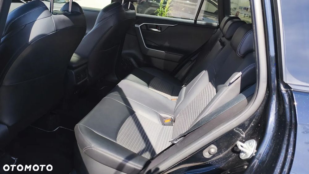 Toyota RAV4 2.5 Hybrid Black Edition by JBL 4x4 - 11