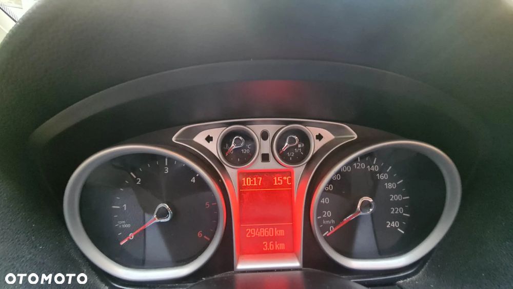 Ford Kuga - 16