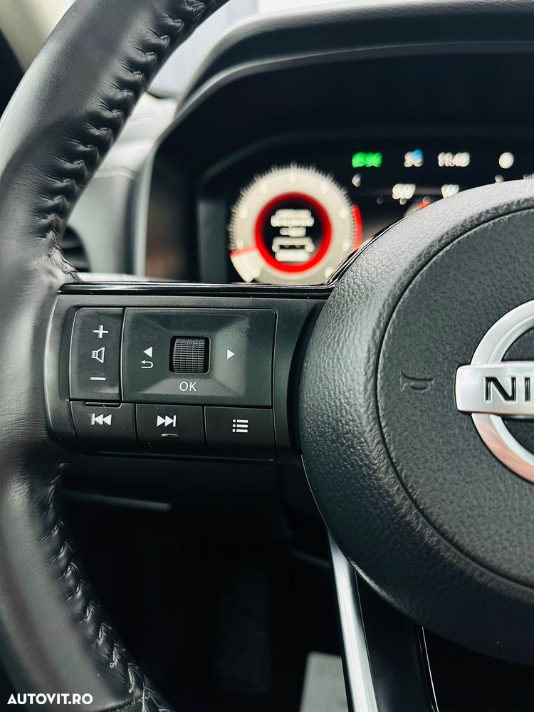 Nissan Qashqai 1.3 DIG-T MHEV Premiere Edition - 33