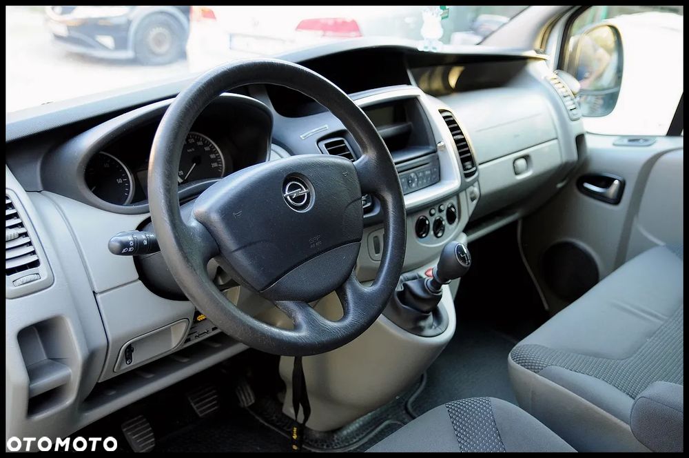 Opel Vivaro - 11