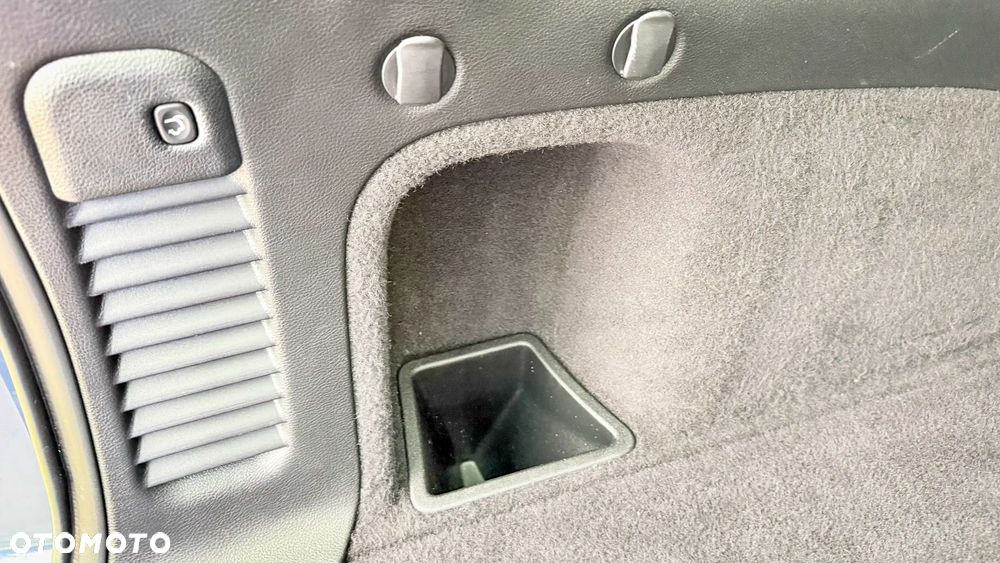 Jeep Grand Cherokee - 33